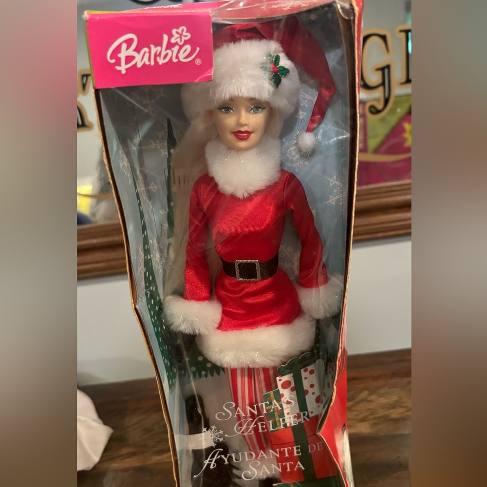 Barbie 2004 Santa’s helper